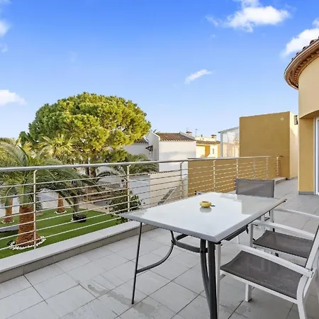 Fuer 4 Personen Ca 45 Qm In Empuriabrava, Costa Brava Golf De Roses * Empuriabrava