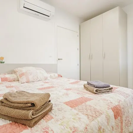 Apartment Fuer 4 Personen Ca 45 Qm In Empuriabrava, Costa Brava Golf De Roses *