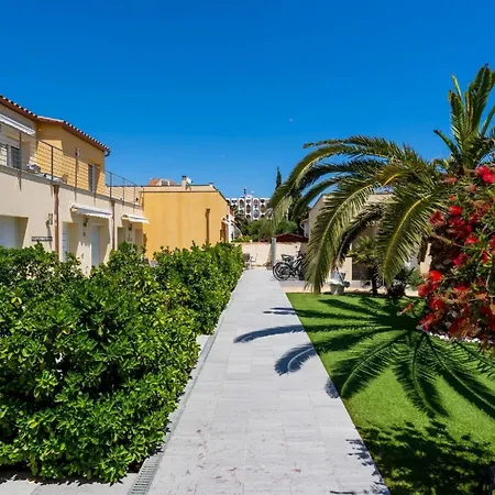 Fuer 4 Personen Ca 45 Qm In Empuriabrava, Costa Brava Golf De Roses *